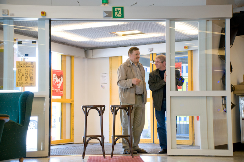 Innokkaimmat jonottivat Festivaaliklubille ennen avajaisia