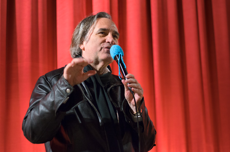 Piranha-elokuvan alustanut ohjaaja Joe Dante ei pidä kaloista
