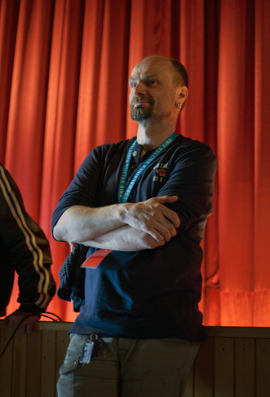 Jarmo Lampela Miesten välisiä keskusteluja -elokuvansa ensi-illassa