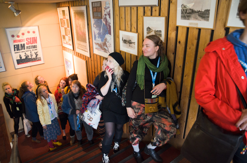 Toiveuusintanäytös keräsi pitkän talkoolaisjonon