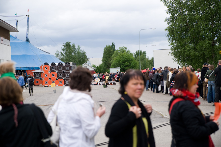 Kalervo Palsa ja kuriton käsi -elokuvan jonoa