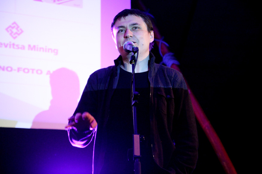 Cristian Mungiu esittelemessä elokuvaansa Occident